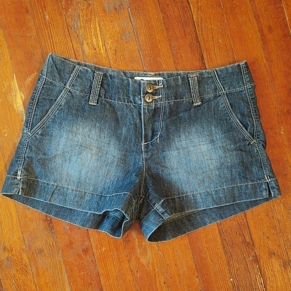 SO Pants - So Dark Wash Mid-Rise Jean Denim Shorts Sz 11